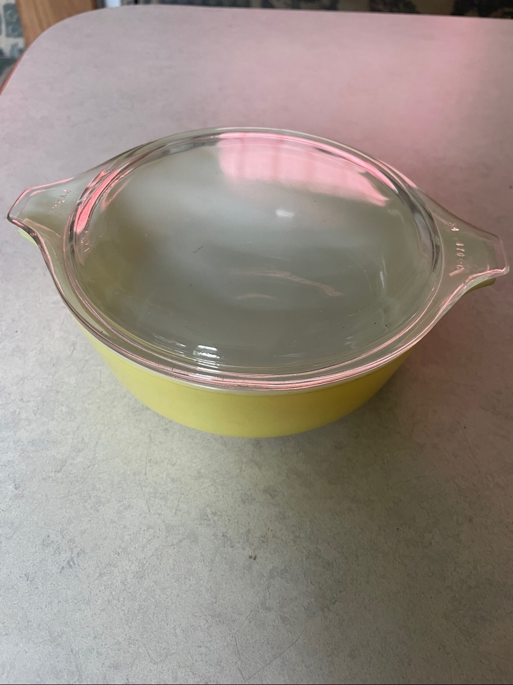 Pyrex Yellow Glass Casserole with Clear Lid - Picture 2 of 5